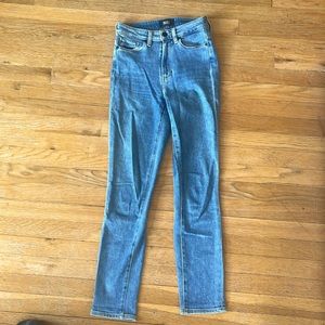 PAIGE Margot Straight ankle. High rise and super soft and stretchy!